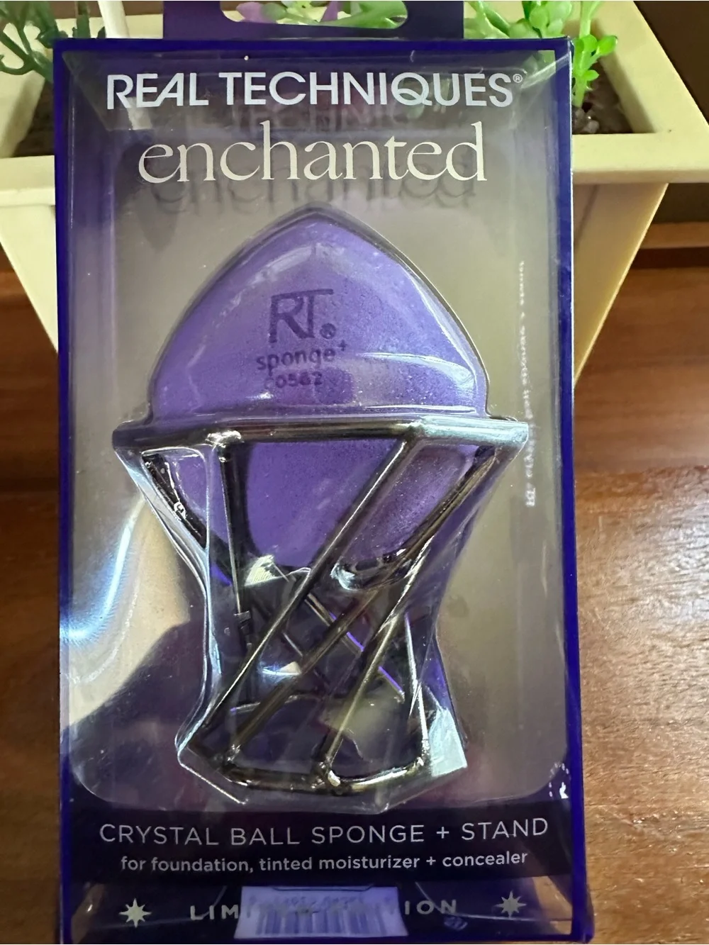 Real Techniques Enchanted Limited Edition Eye Set , Blender,ball Sponge, Face Sé